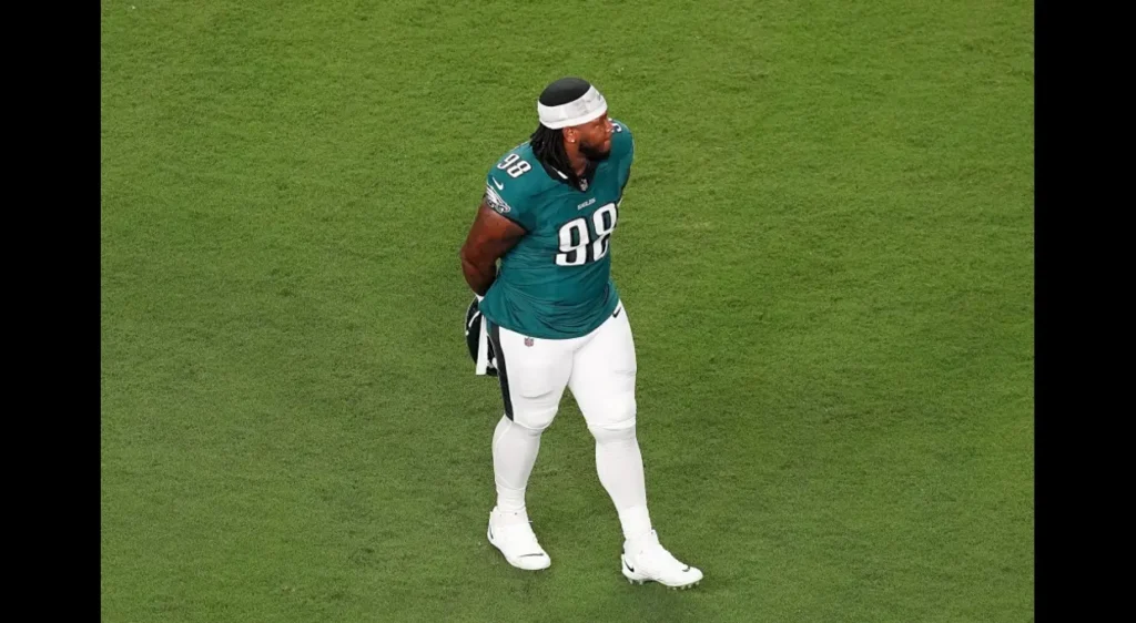 Eagles’ Jalen Carter Ejected for Spitting on Dak Prescott Before First Snap of 2025 NFL Season